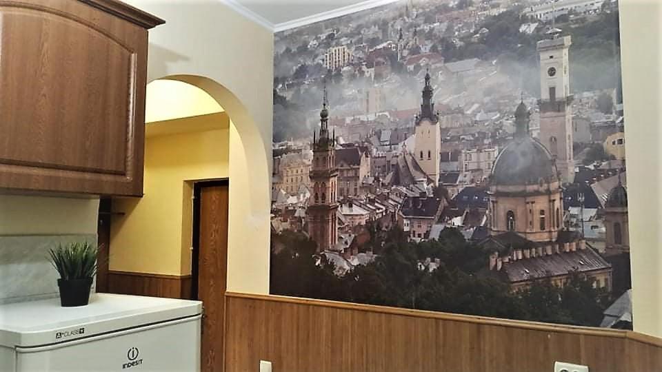 у князя лева: біля площі ринок Lviv