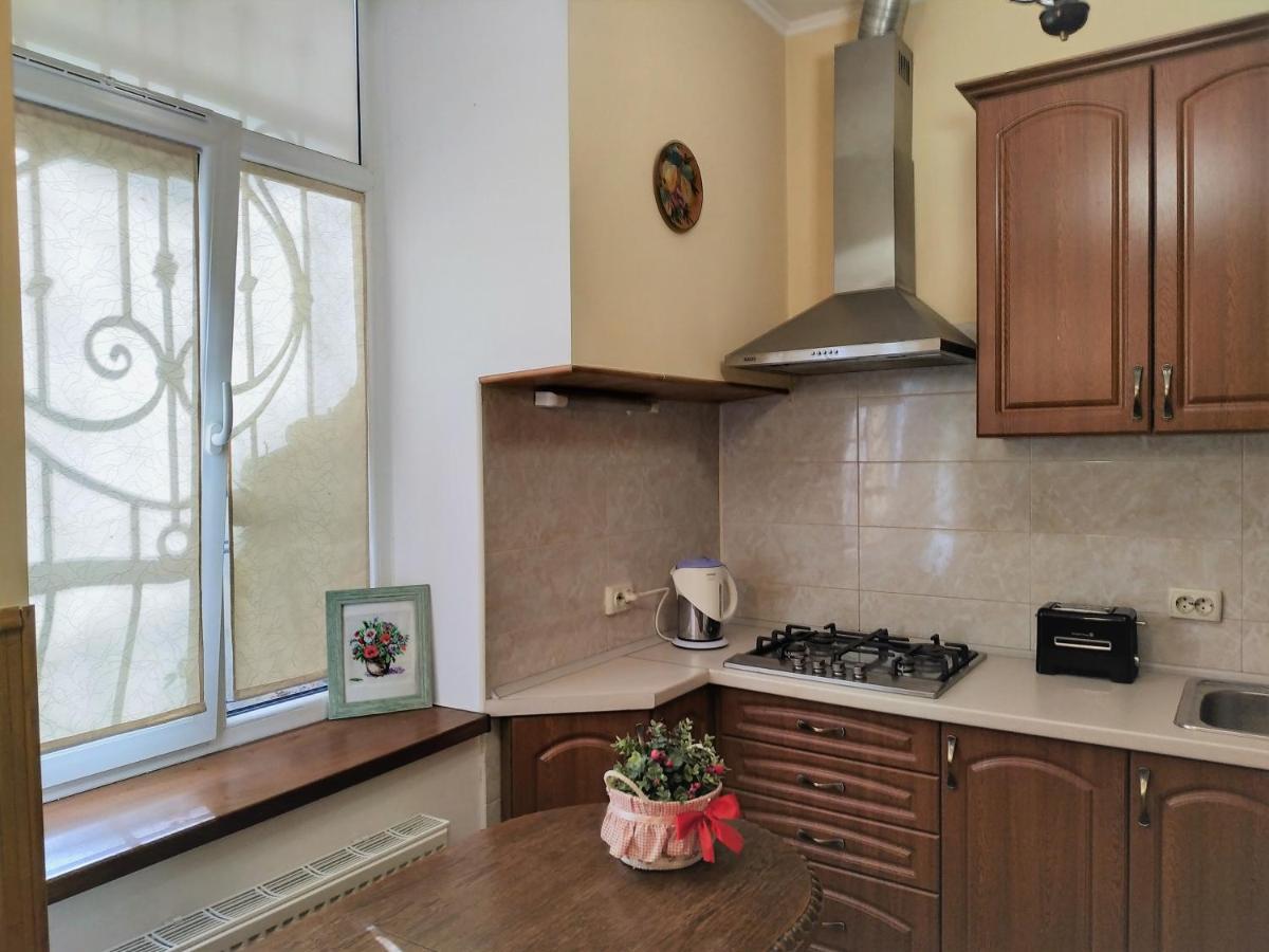Apartment у князя лева: біля площі ринок